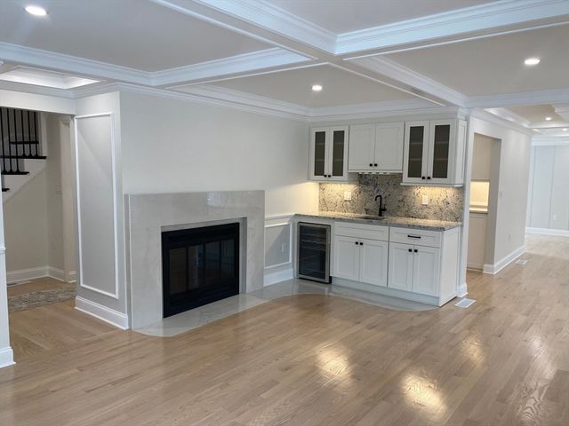 19 Oakland Avenue 19, Needham, MA 02492