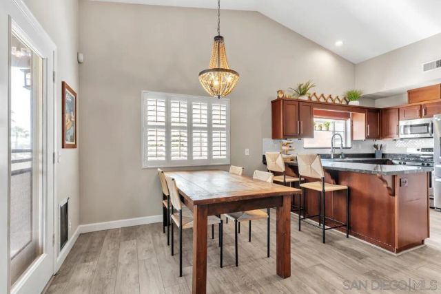 5151 Comanche Dr, La Mesa, CA 91942