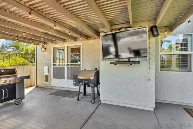 5151 Comanche Dr, La Mesa, CA 91942