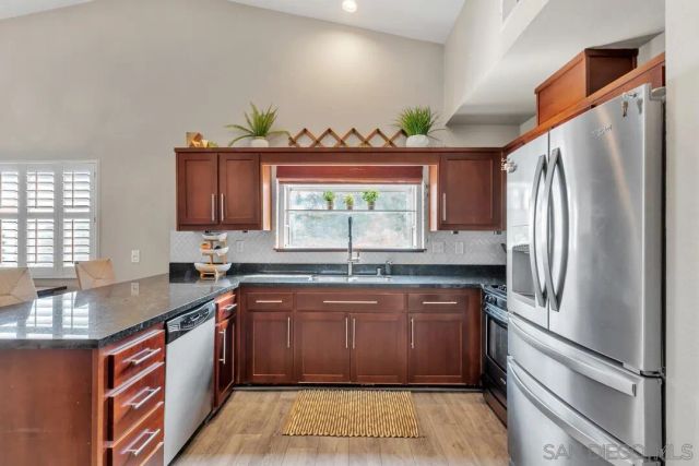 5151 Comanche Dr, La Mesa, CA 91942