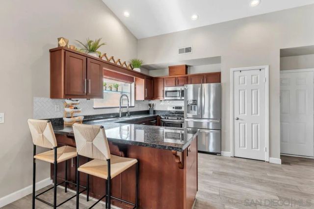 5151 Comanche Dr, La Mesa, CA 91942