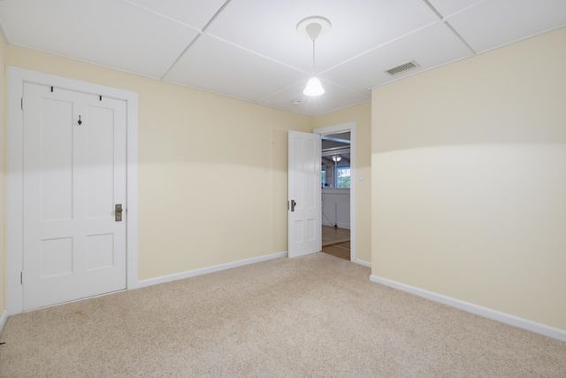 138 County Road, Hillsborough, NH 03244