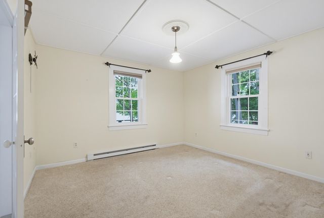 138 County Road, Hillsborough, NH 03244