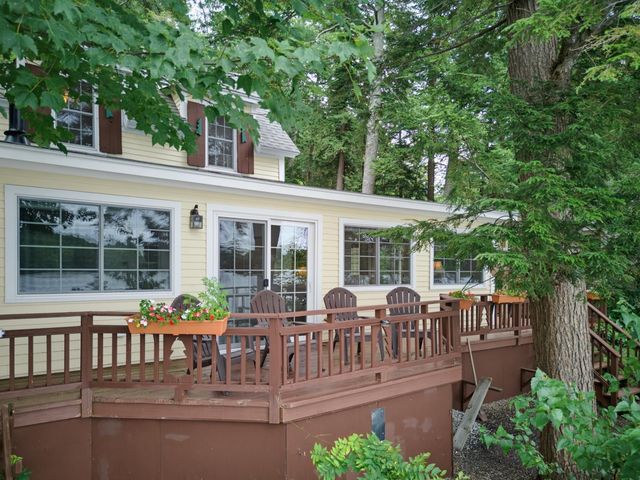 138 County Road, Hillsborough, NH 03244