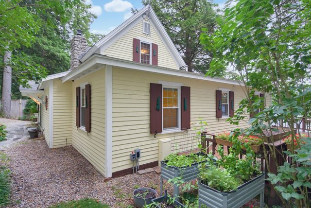 138 County Road, Hillsborough, NH 03244