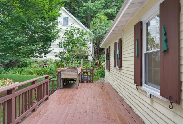 138 County Road, Hillsborough, NH 03244