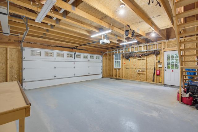 138 County Road, Hillsborough, NH 03244