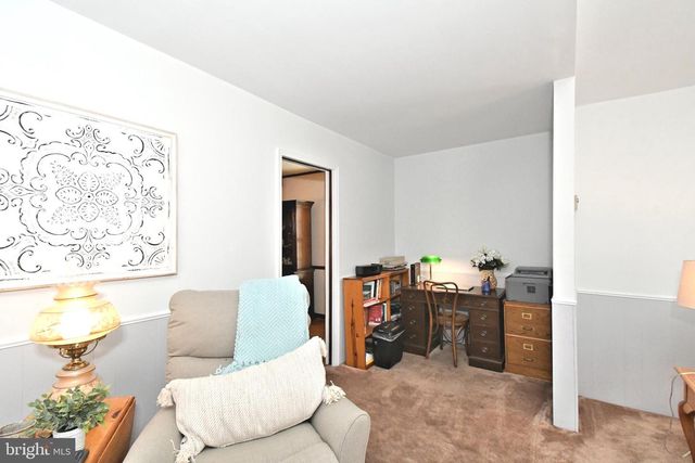 25 S LANCASTER LN, Newtown, PA 18940