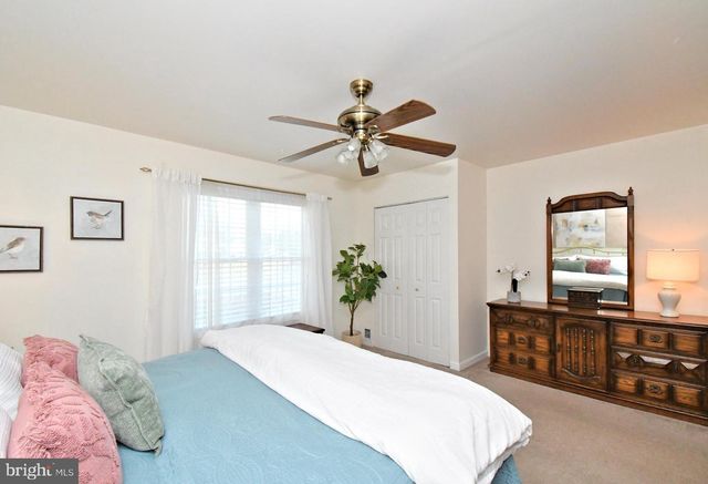 25 S LANCASTER LN, Newtown, PA 18940