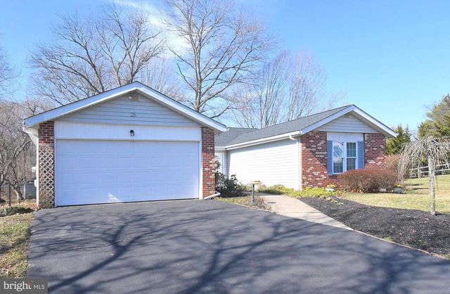 25 S LANCASTER LN, Newtown, PA 18940