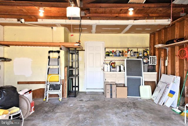 25 S LANCASTER LN, Newtown, PA 18940