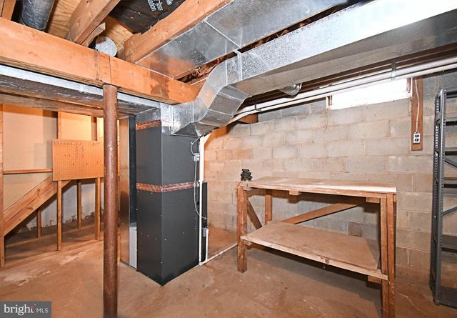 25 S LANCASTER LN, Newtown, PA 18940