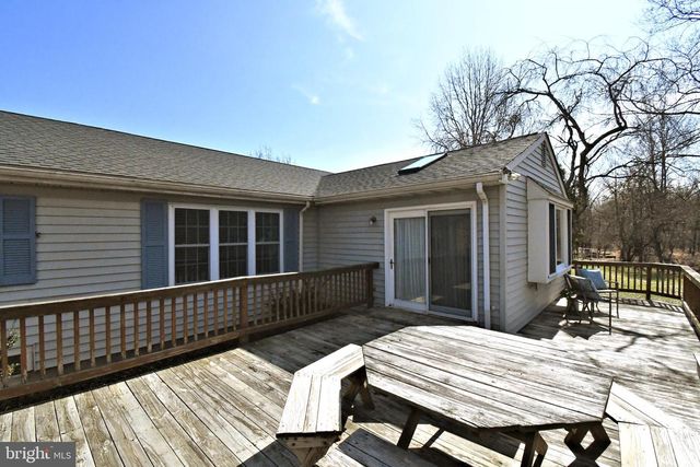 25 S LANCASTER LN, Newtown, PA 18940