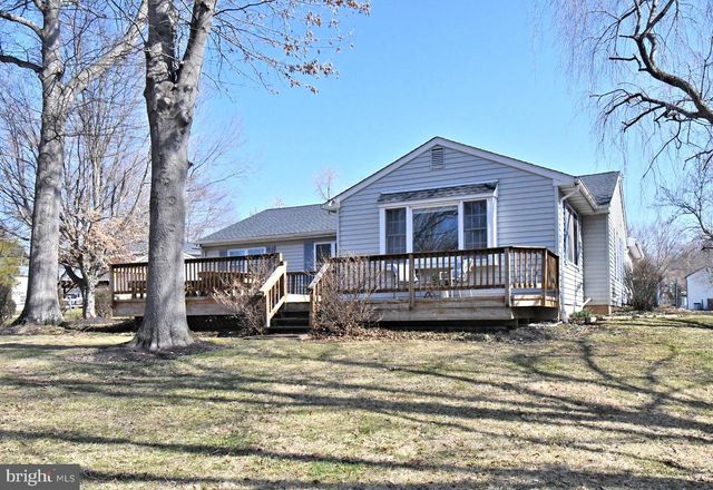 25 S LANCASTER LN, Newtown, PA 18940