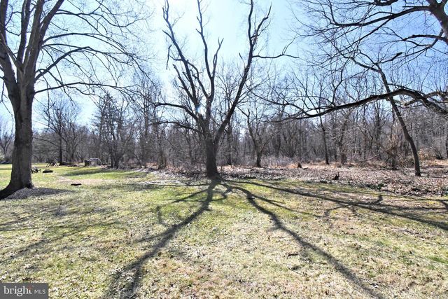 25 S LANCASTER LN, Newtown, PA 18940