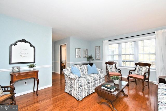 25 S LANCASTER LN, Newtown, PA 18940