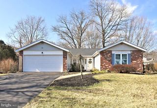 25 S LANCASTER LN, Newtown, PA 18940