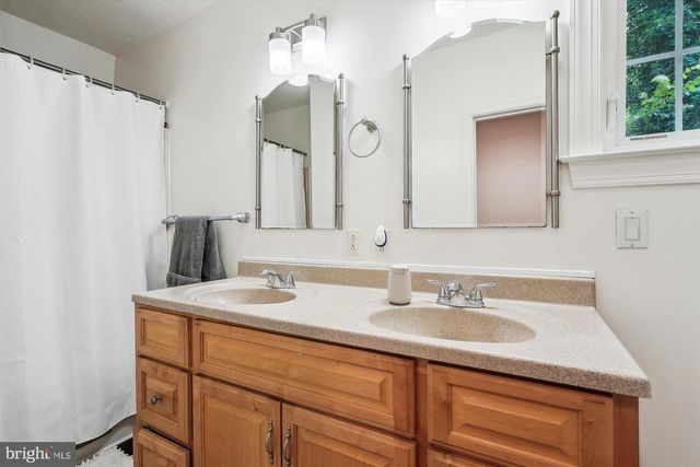 8473 SHORT ST, Manassas, VA 20112