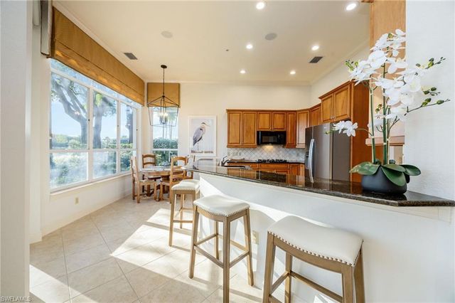 15532 Monterosso LN 102, Naples, FL 34110