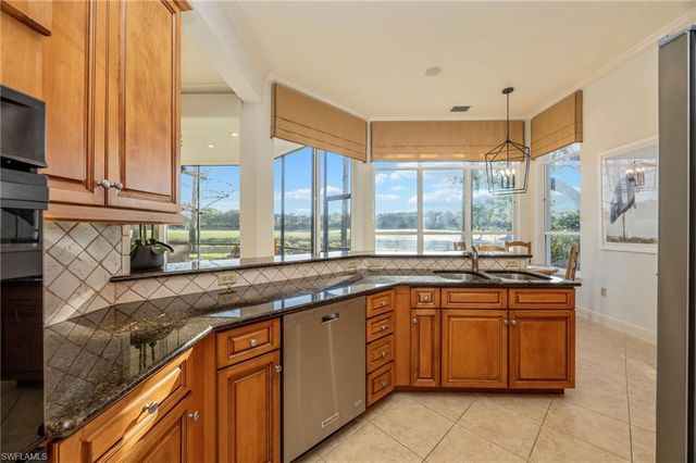 15532 Monterosso LN 102, Naples, FL 34110