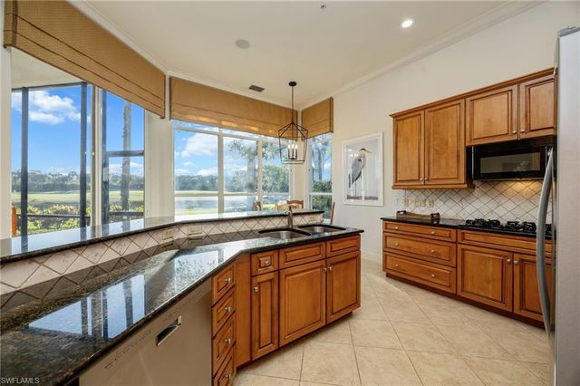 15532 Monterosso LN 102, Naples, FL 34110