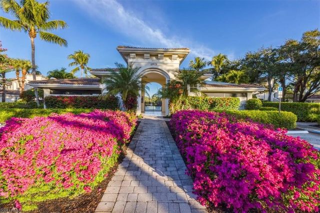 15532 Monterosso LN 102, Naples, FL 34110