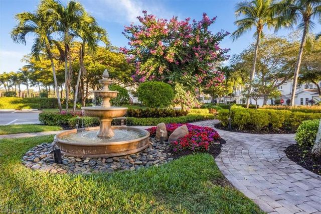 15532 Monterosso LN 102, Naples, FL 34110