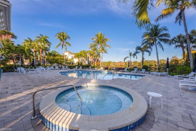 15532 Monterosso LN 102, Naples, FL 34110