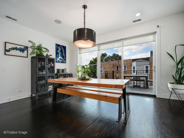 2922 N Sheffield Avenue 3, Chicago, IL 60657