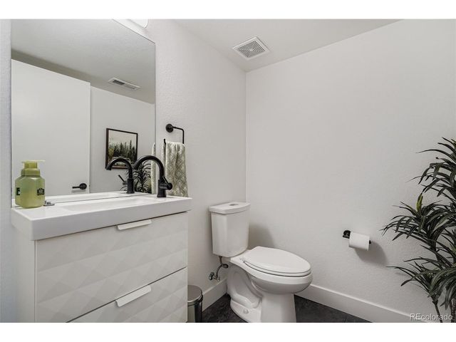 3222 W 19th Ave 7, Denver, CO 80204