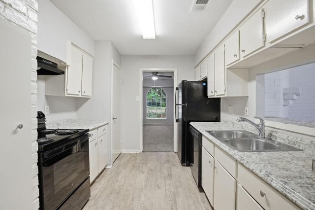 6814 Indian Falls Drive, Houston, TX 77489