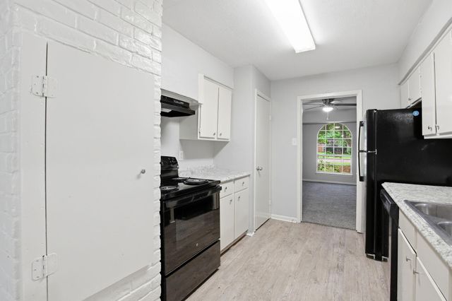 6814 Indian Falls Drive, Houston, TX 77489