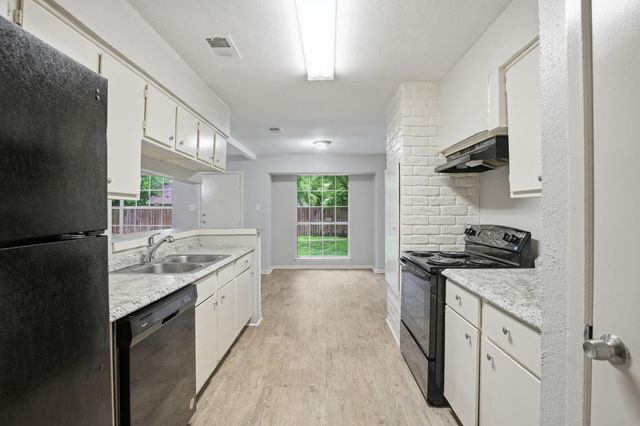 6814 Indian Falls Drive, Houston, TX 77489