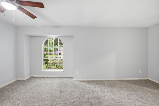 6814 Indian Falls Drive, Houston, TX 77489