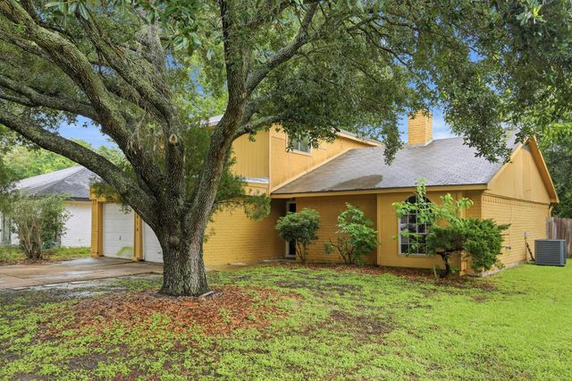 6814 Indian Falls Drive, Houston, TX 77489