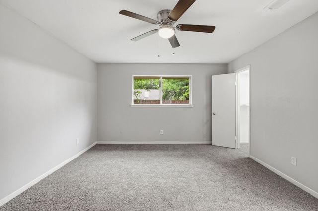6814 Indian Falls Drive, Houston, TX 77489