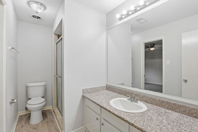 6814 Indian Falls Drive, Houston, TX 77489