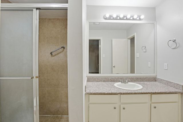 6814 Indian Falls Drive, Houston, TX 77489