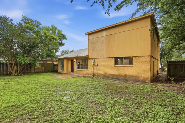 6814 Indian Falls Drive, Houston, TX 77489