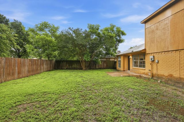 6814 Indian Falls Drive, Houston, TX 77489