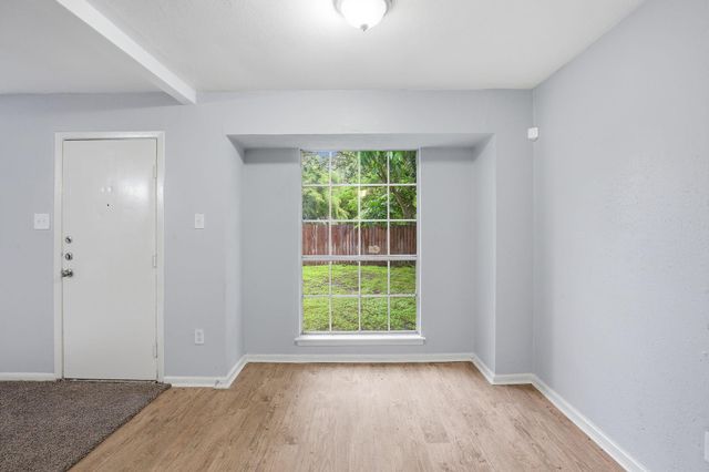 6814 Indian Falls Drive, Houston, TX 77489