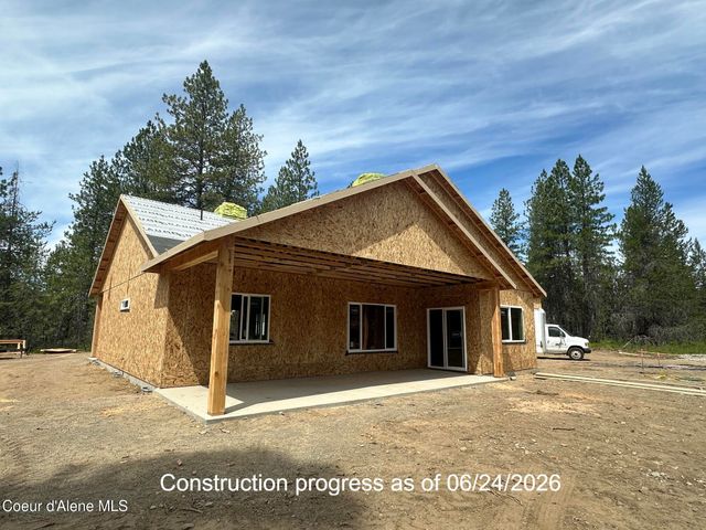 95 Wyatt Ln, Spirit Lake, ID 83869