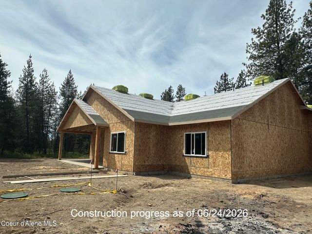 95 Wyatt Ln, Spirit Lake, ID 83869