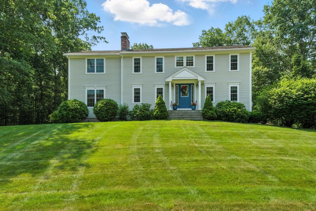 40 Lexington Drive, Hampstead, NH 03841