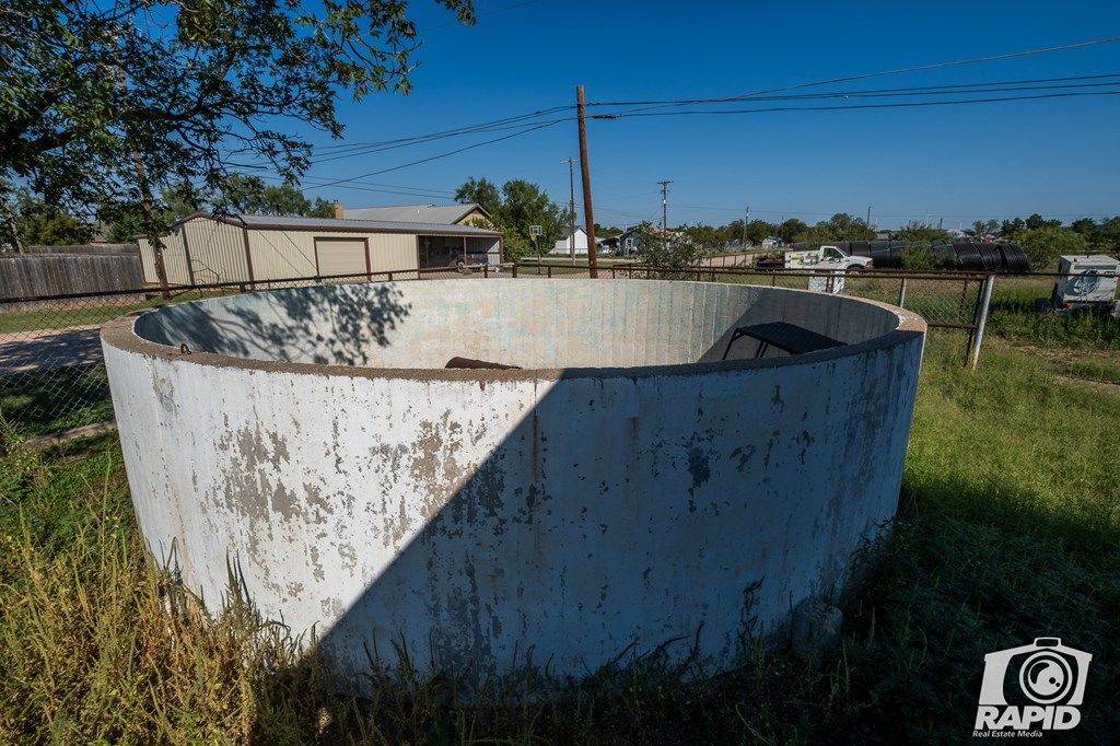 Image 28 of property listing at 18 8th St, Sterling City, TX 76951