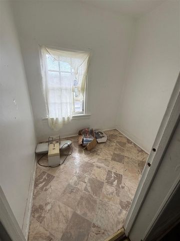 1115 Orange AVE, Roanoke, VA 24017