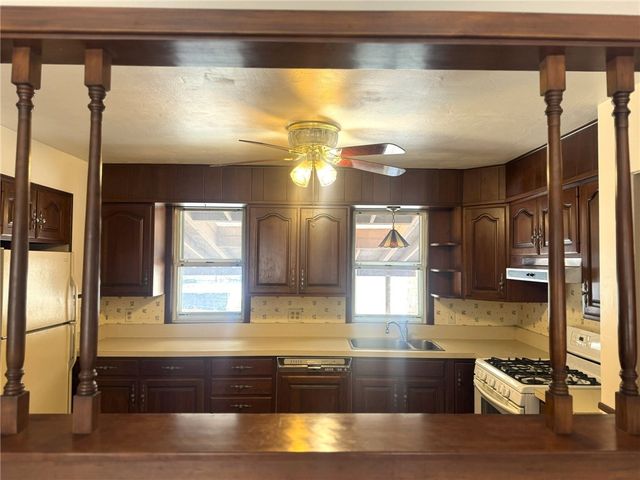 828 East Circle Drive, Vestal, NY 13850