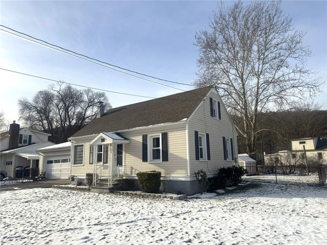 828 East Circle Drive, Vestal, NY 13850