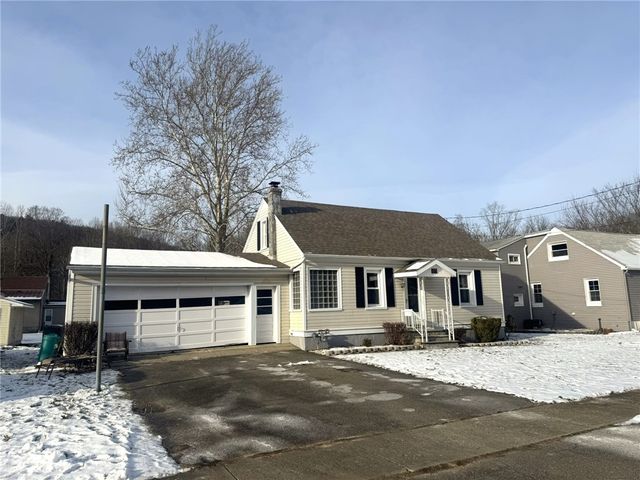 828 East Circle Drive, Vestal, NY 13850
