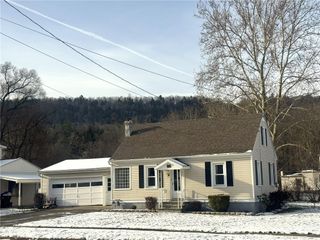 828 East Circle Drive, Vestal, NY 13850